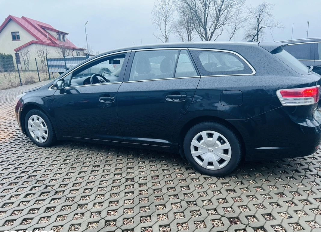 Toyota Avensis cena 29500 przebieg: 207000, rok produkcji 2009 z Ostrołęka małe 436